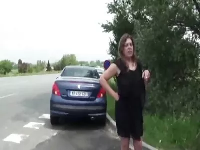 Babe mit Brille pornos mit reifen frauen lutscht fleißig meinen Schwanz