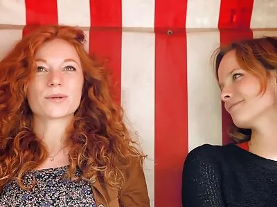 Häschenmädchen, das pornofilme mit frauen ab 50 Mannsaft isst