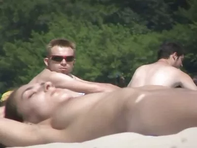 Sexy Babe duscht und wir sehen eine gratis alte pornos Show