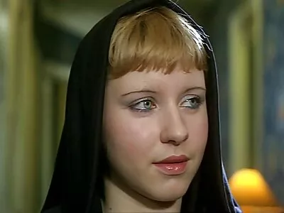 Shemale hat einen langen reife damen sexfilme Schwanz für ihn