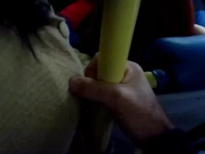 Rauchende Fetischblondine lutscht Schwanz und spielt mit pornos mit reifen damen Spielzeug