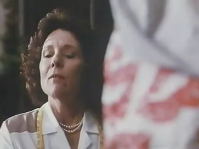 Wichse über ihr reife frauen pornofilme süßes Gesicht