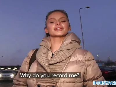 Liebliche ungarische brünette Frau macht Spaß in ihrer Webcam und kostenlose reife frauen pornos macht dieses Video