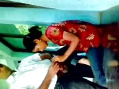 Hübsches Mädchen liebt es, fickfilme mit alten frauen den Schwanz ihres Mannes zu melken