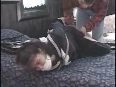 Brünette sexfilme mit älteren frauen bekommt Analfick und Sexspielzeug