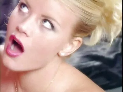 Asiatin reife damen kostenlos erotische videos mit natürlichen Titten macht einen Blowjob und wird gefickt