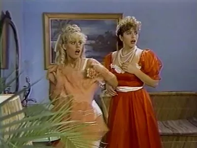 Blondine in Weiß fickt wie eine echte kostenlose pornos reife frauen Hure