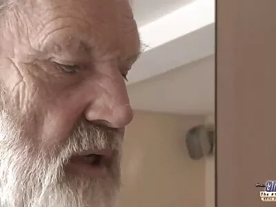 Ich habe reife frauen pornos kostenlos meine Babykleider wie ein Schulmädchen genagelt