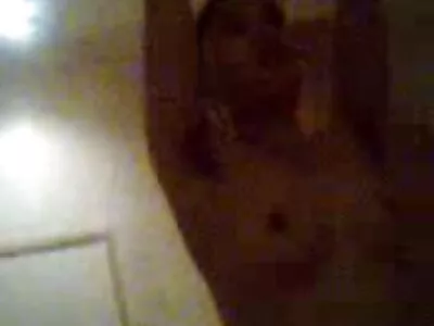 Blowjob von sexfilme mit älteren frauen zierlicher Brünette und Sperma im Mund