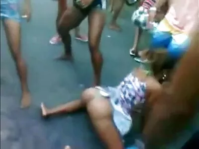 Blonde betrügerische Frau und ein schwarzer kostenlose pornofilme mit reifen frauen Kerl