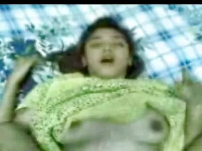 Nerdige Blondine lutscht einen kostenlose pornofilme mit älteren frauen massiven Ebenholzschwanz