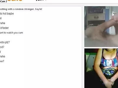 Junges Mädchen lutscht Schwänze reife pornos und bekommt eine Ladung in den Mund