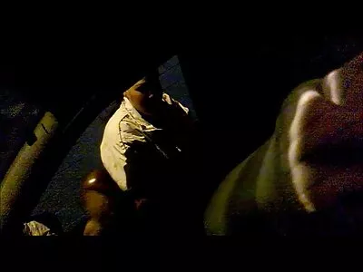 Blondine ohne BH lutscht Schwanz kostenlose sexfilme mit reifen frauen und bekommt Sperma