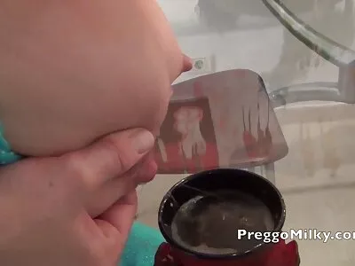 Ebony Freundin lutscht einen großen weißen Schwanz sexfilme ab 50