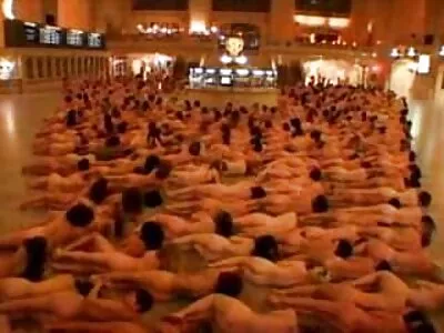 Süßes asiatisches Luder in reife pornos der Dusche