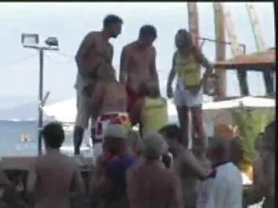 Heiße reife damen pornos Nacktparty mit Lesben