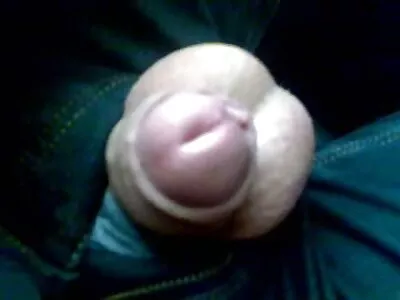 Verregnete Brünette mit Brille reife frauen pornofilme hat einen harten Schwanz