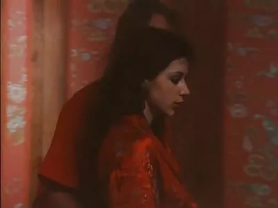 Nackte Babes masturbieren zu reife frauen porno film Hause