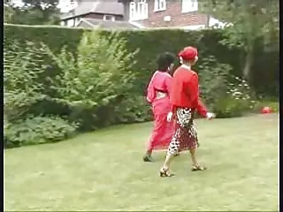 Fick die nasse Muschi einer jungen Schlampe reife frauen pornos hd